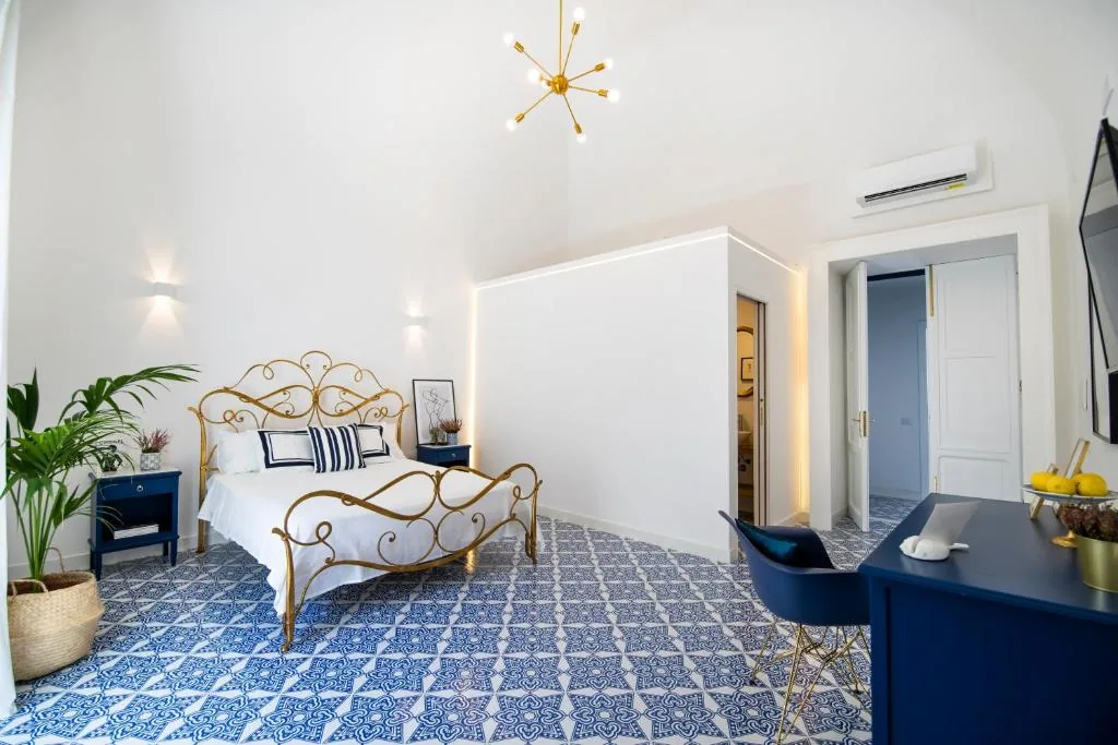 Crudo Home