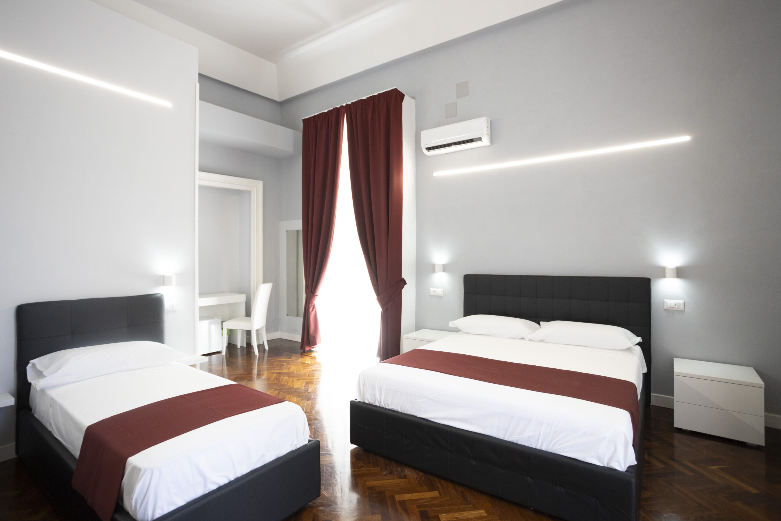 Esperienza Indimenticabile a Napoli: Benvenuti alla Chambre Duomo Bed and Breakfast familiare superior quattro accommodations napoli duomo la chambre 11 scaled
